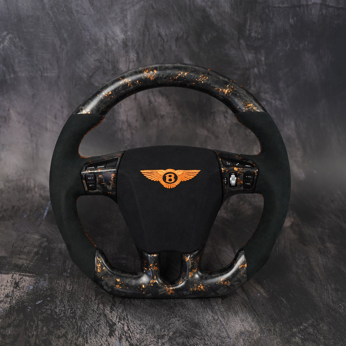 Custom Bentley Continental GT steering wheel in Alcantara and forged carbon