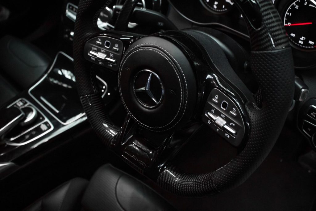 What Are The Benefits Of A Flat Bottom Steering Wheel